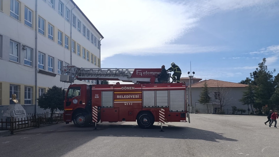 Okulumuzda Yangın Tatbikatı Yapıldı.